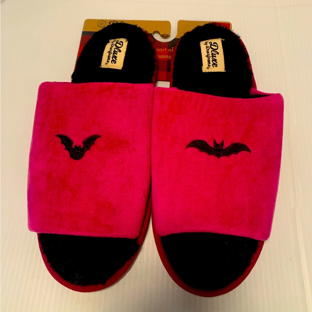 Dearfoam Dluxe Slippers in Size M(7-8) NWT
